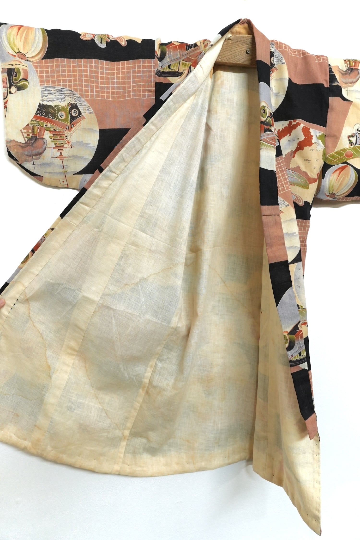 戦闘機柄　着物　子供服　古布　　戦前　戦争　　戦時資料　飛行機 戦闘機柄 着物 子供服 古布 戦前 戦争 戦時資料 飛行機 32 戦前 戦争柄