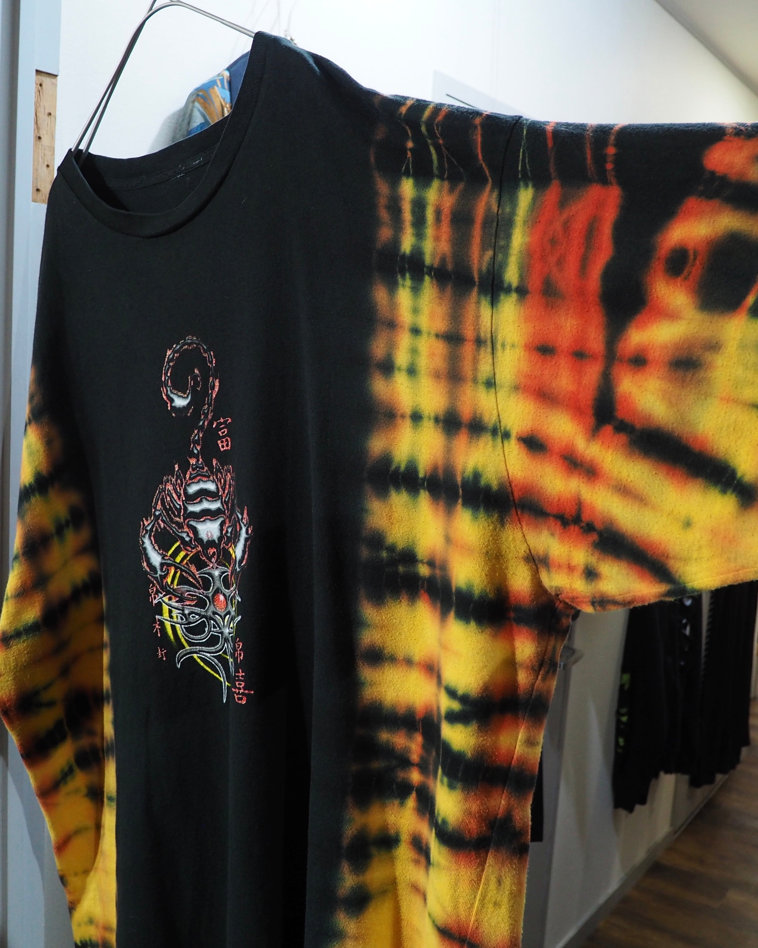 ” 毒蠍 ” Graphic printed × Fire Tie-Dye Over silhouette Special Tee