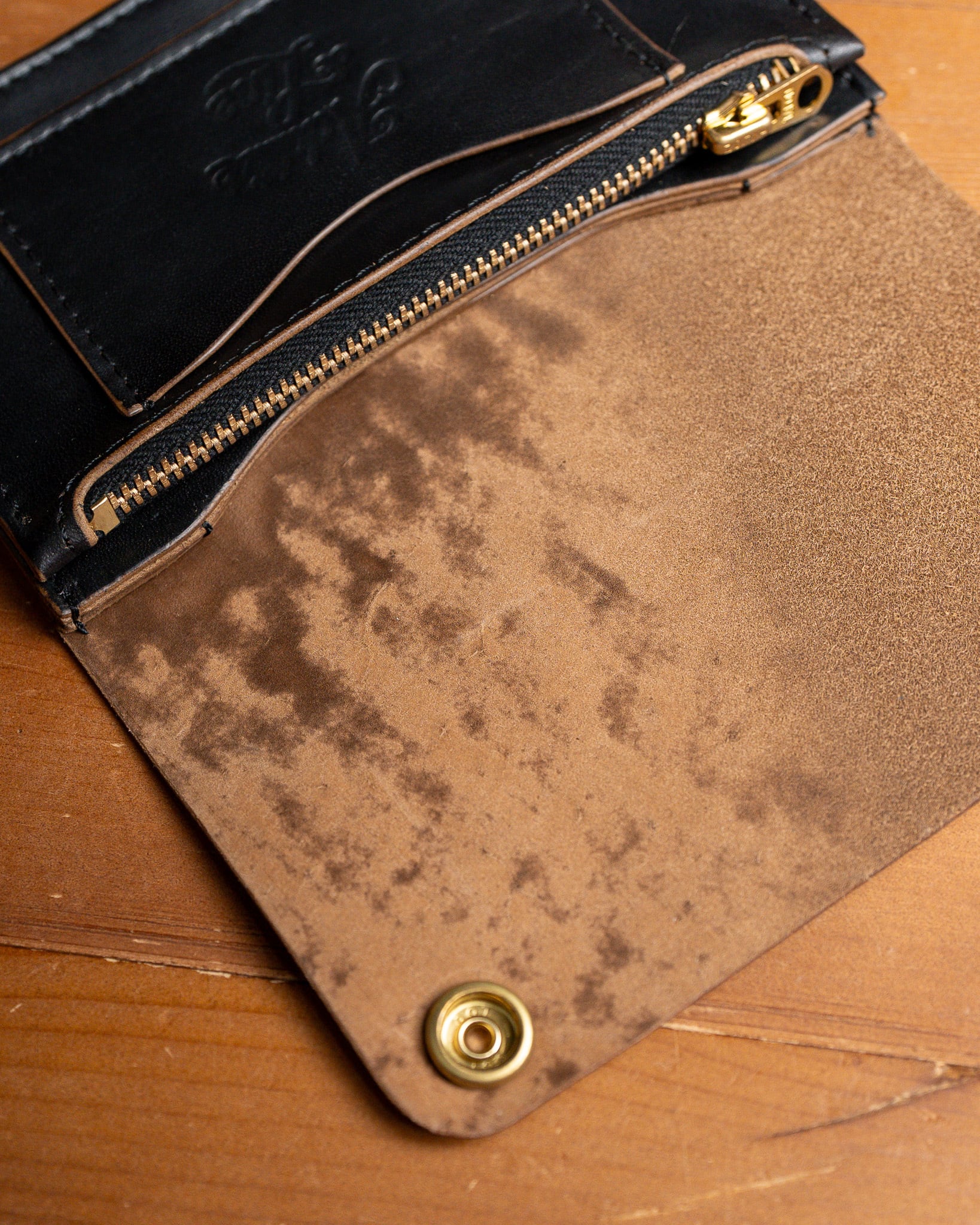 Additive and Line】Middle Tracker Wallet TWM-004 Maryam Horse Butt