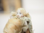 羊毛とシルク　ブルーアイの小さなビスクドール（A） 画像11