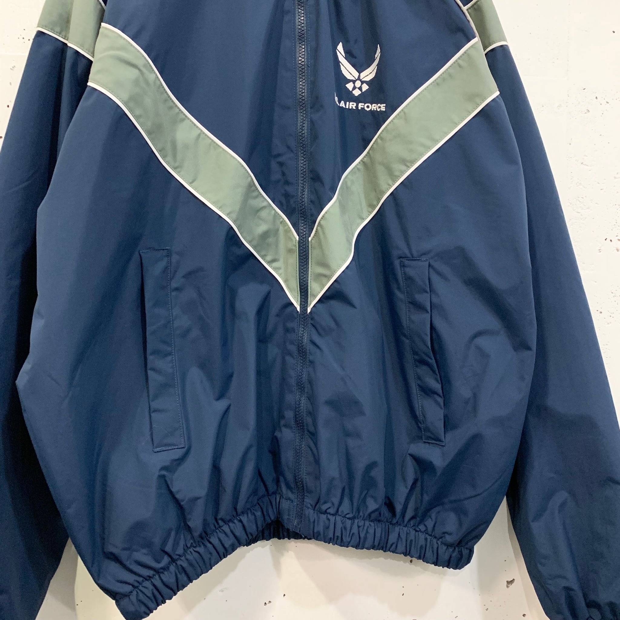 実物　USED US.AIR FORCE トレーニングジャケット　L-R