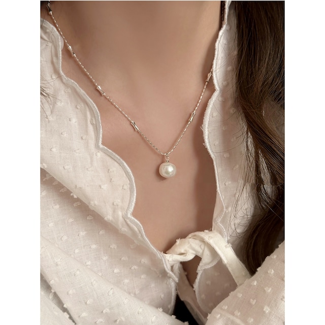 single baroque pearl necklace