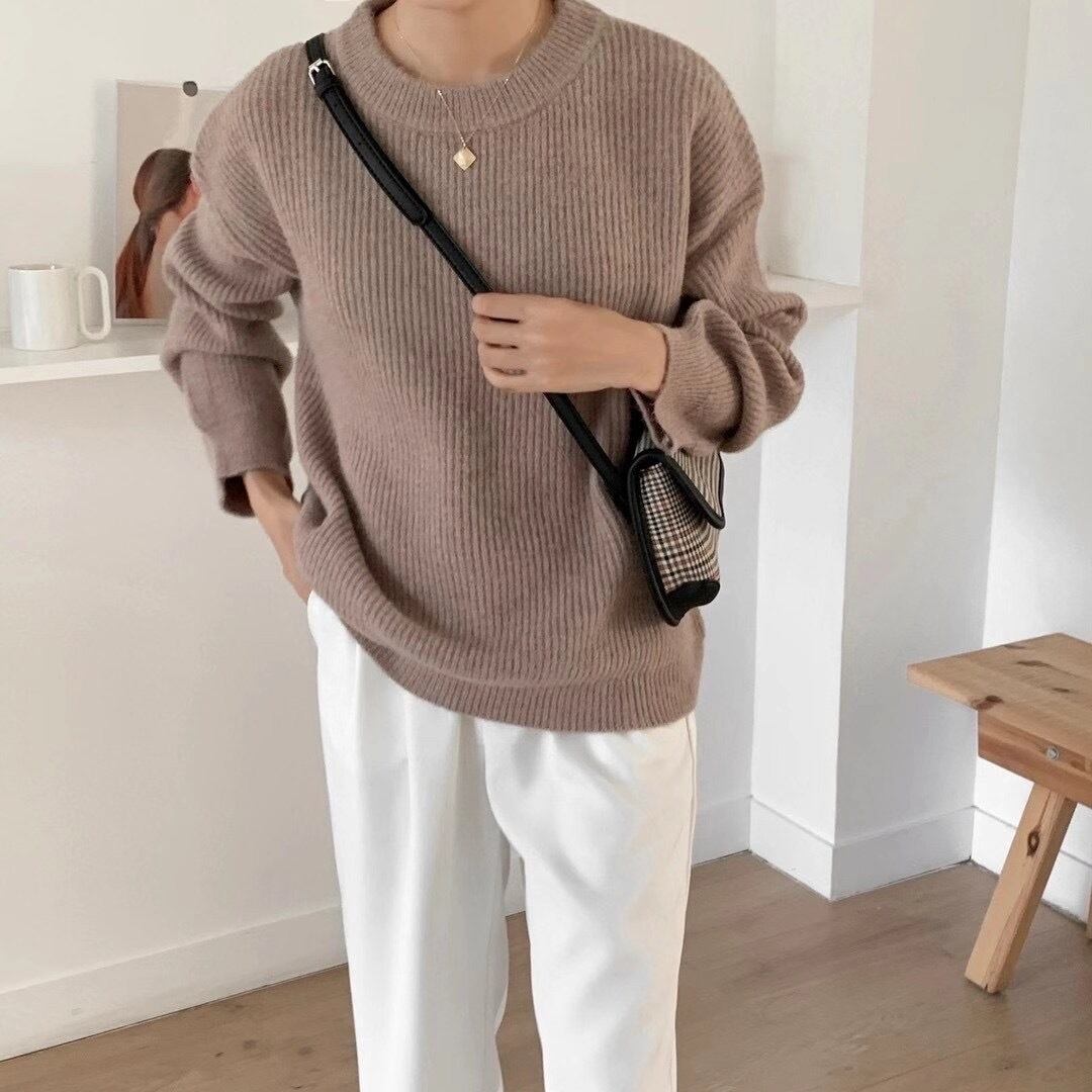 ラウンドネックリブニット