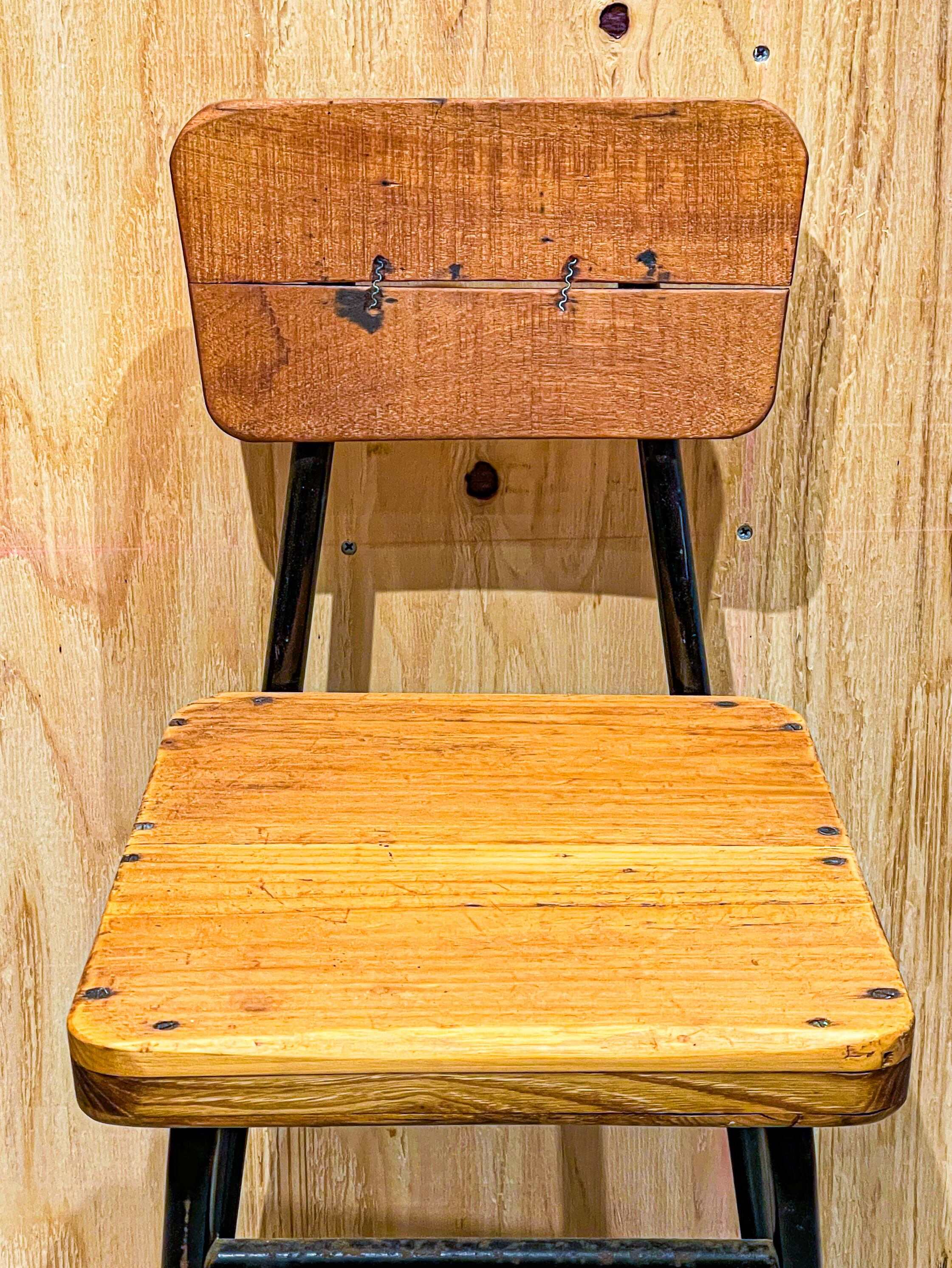 木と鉄の椅子 | 月日工作舎