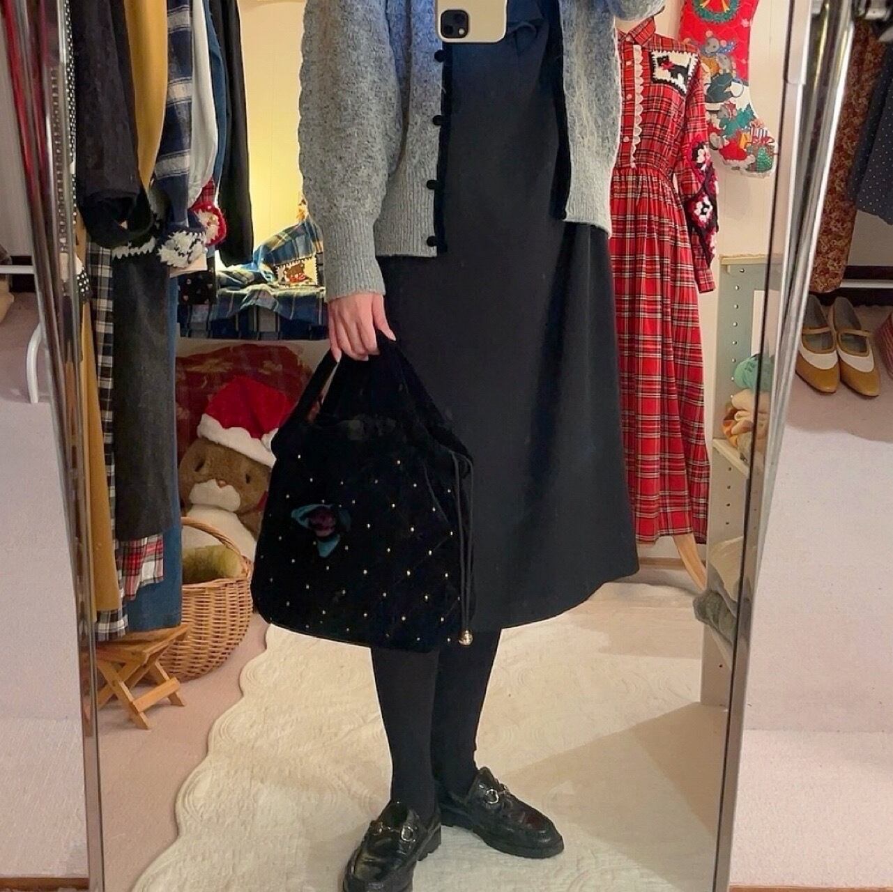 rose brooch quilting velours bag