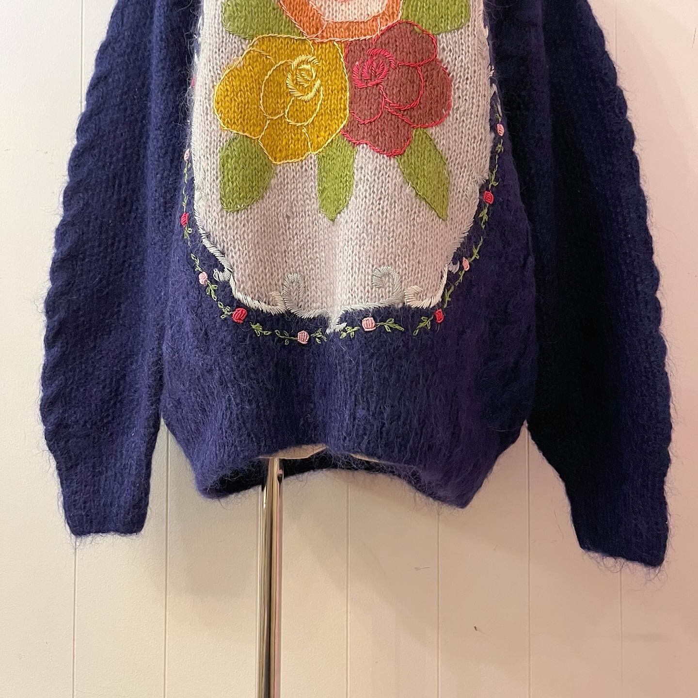 rose frame embroidery knit sweater