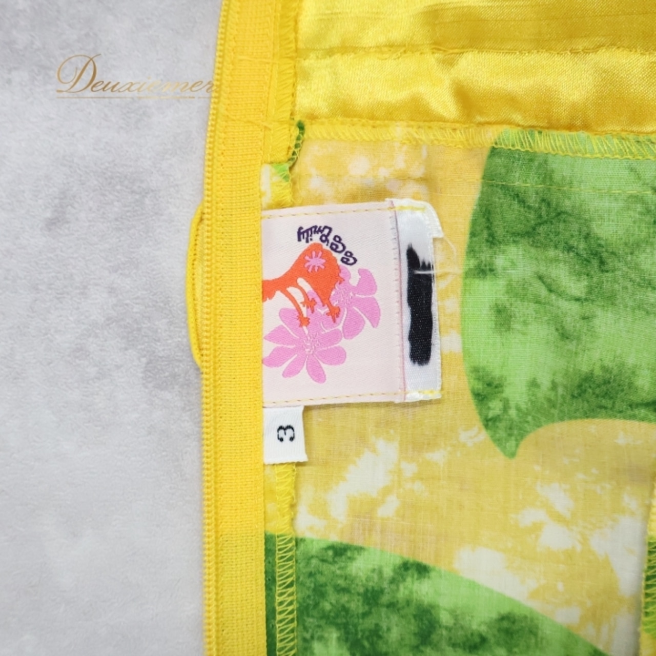 フラダンス 衣装 ワンピース ドレス ココエミリー イエロー系 CoCoEmily ハイネック フリル ノースリーブ かわいい 華やか 鮮やか 明るい 黄 緑 ハワイアン アロハ ハワイアンプリント フラ ダンス レッスン 練習 おしゃれ スタイリッシュ