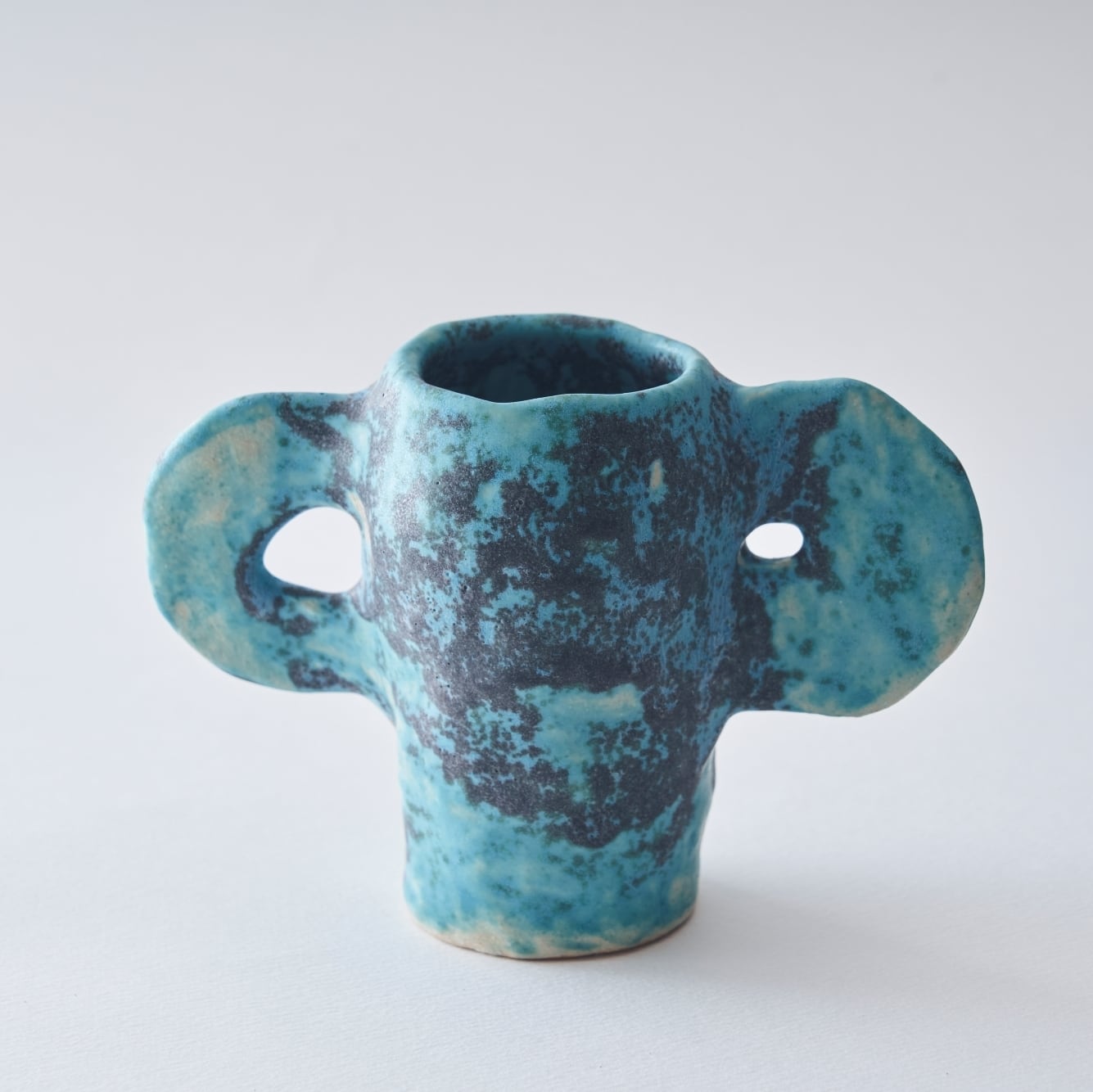 Satoko Kako / Blue with black dots vase | cafe&books bibliotheque