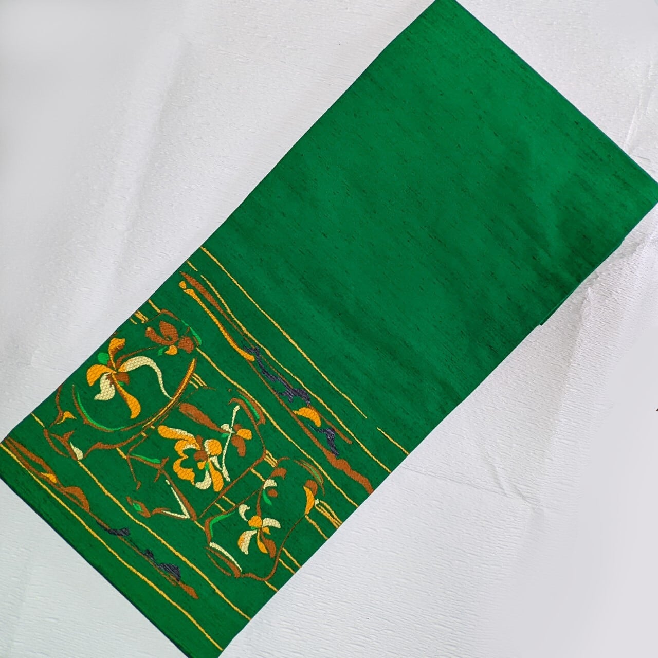 九寸名古屋帯　刺繍 羽文様 正絹　緑　グリーン　オレンジお太鼓柄　美品 使用感少】9寸名古屋帯 お太鼓柄 絞り笹模様 チャコールグレー×レンガ