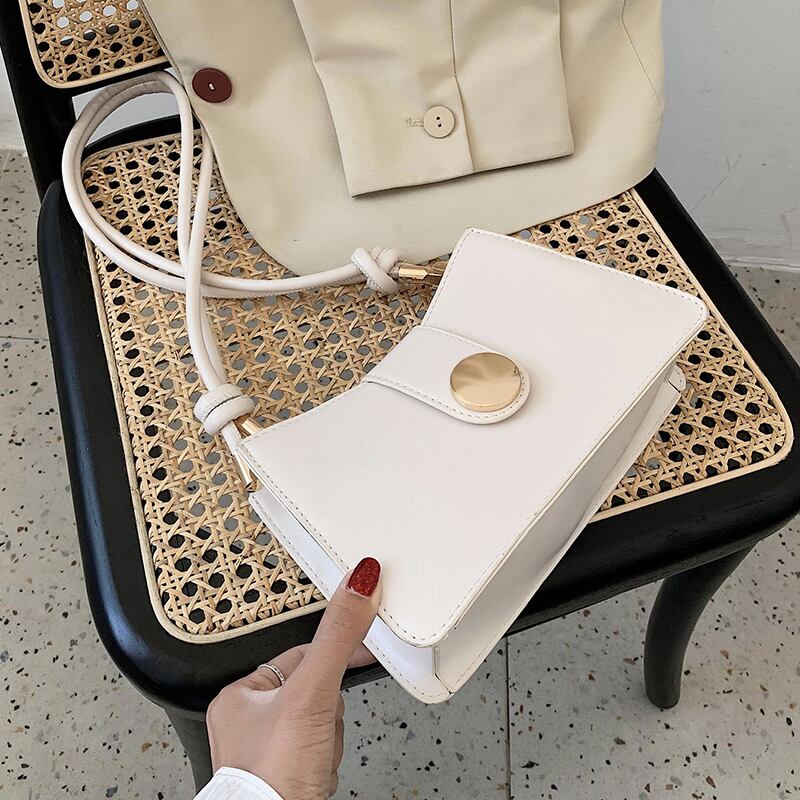 夏の新しいスモールバッグ2020人気の新しいトレンドバージョンのワイルドインシングルショルダー脇の下バッグネットレッドメッセンジャーバッグ 手作りハンドバック22893050095