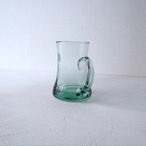 マグカップのようなリサイクルガラスの花瓶