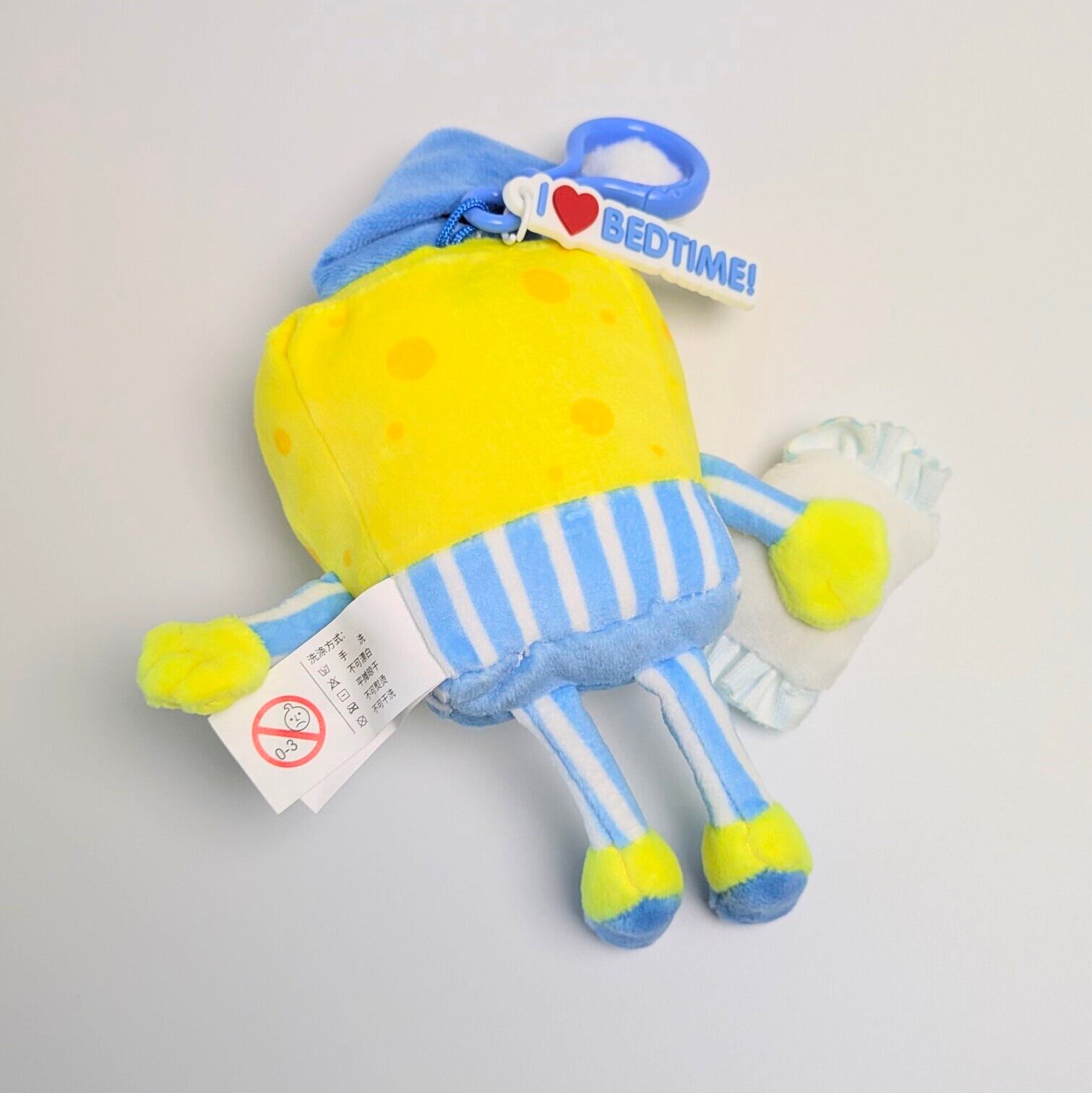 【 SpongeBob SquarePants ( スポンジボブ )  】スポンジボブ パジャマコスチューム with 『Need Sleep』枕ver.  / ぬいぐるみキーホルダー / プラッシュキーホルダー 〚アメリカン雑貨 アメトイ〛