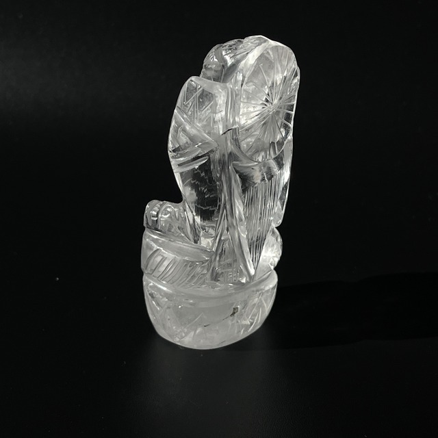 ヒマラヤ水晶 ラクシュミー像｜透明感のある一点彫刻・富と豊穣の女神