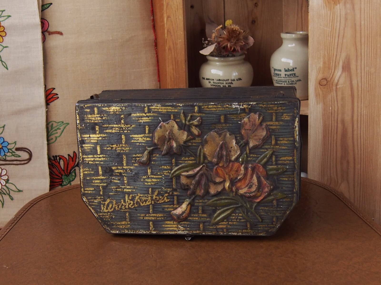 イギリスアンティーク トフィー缶 Workbasket Tin | Bonny Bee