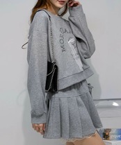 【2025年新作】レースリボン付き スウェット+ミニスカパン セットアップ　グレー　