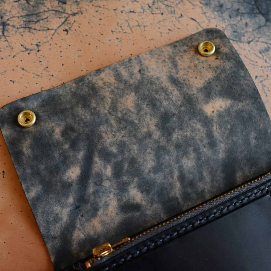 在庫品】ミドルトラッカーウォレット 壱 GUIDI CULATTA CAVALLO 弐層式