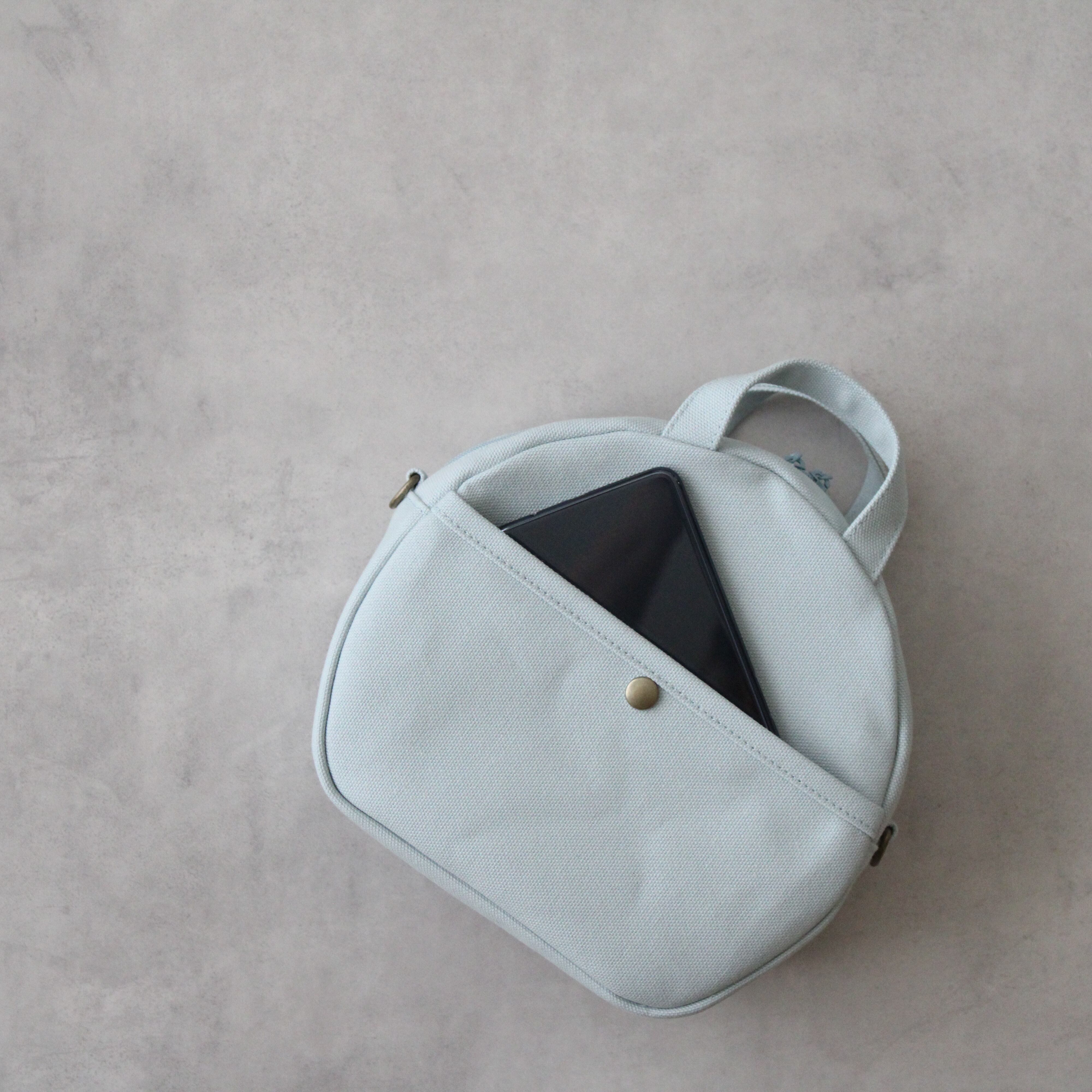 半月ポシェット celebrate light blue | Litta