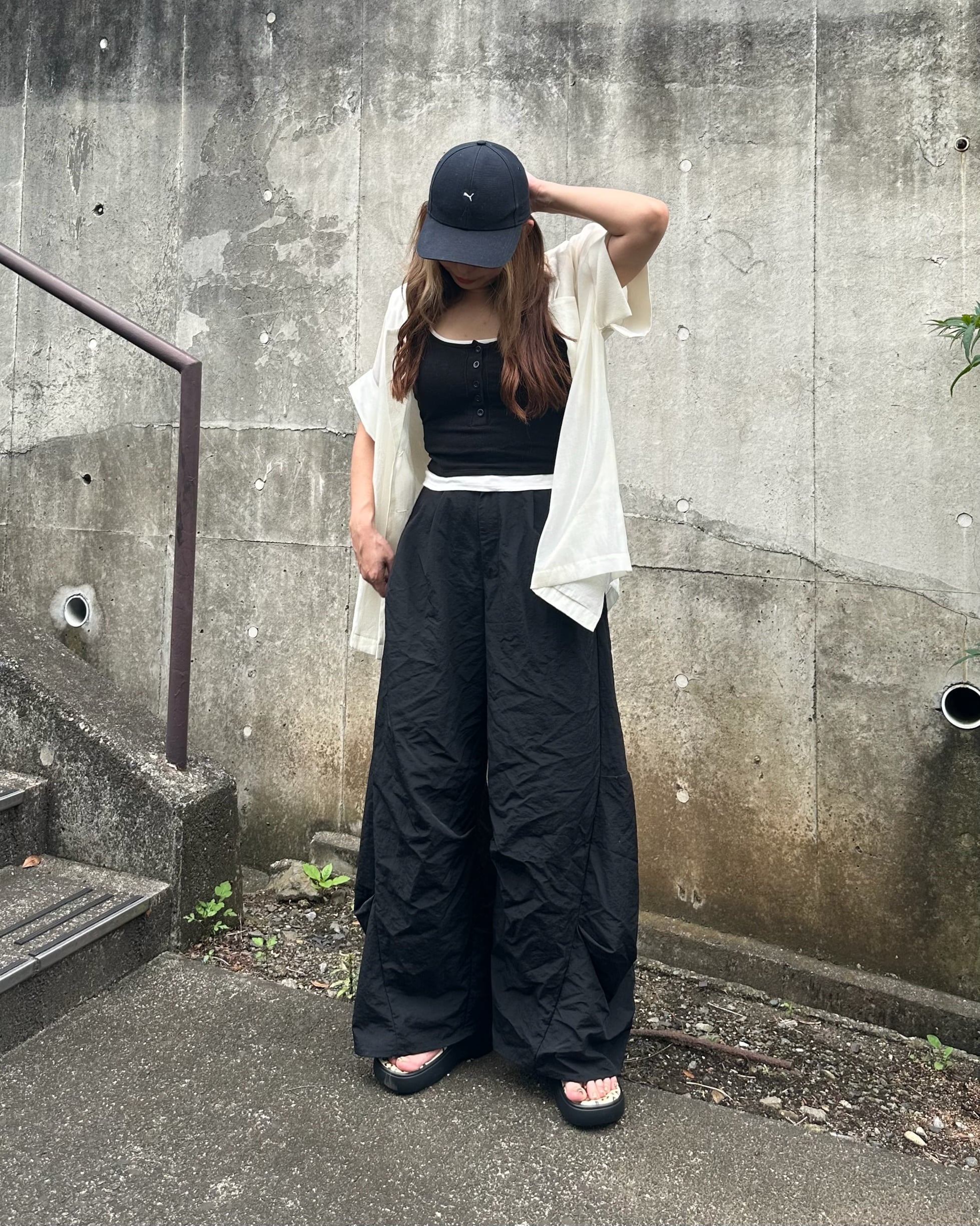 ナイロンタックバレルパンツ／ブラック | Primaras