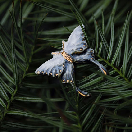 夜明けの舞〜蝶のブローチ〜 M21016 | 奇妙な洋装雑貨店 Magica Bazaar