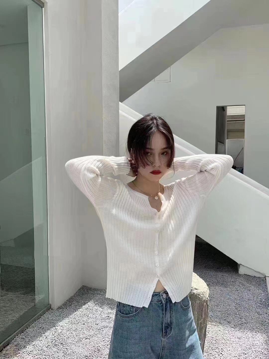 キーネックリブニットカーディガン