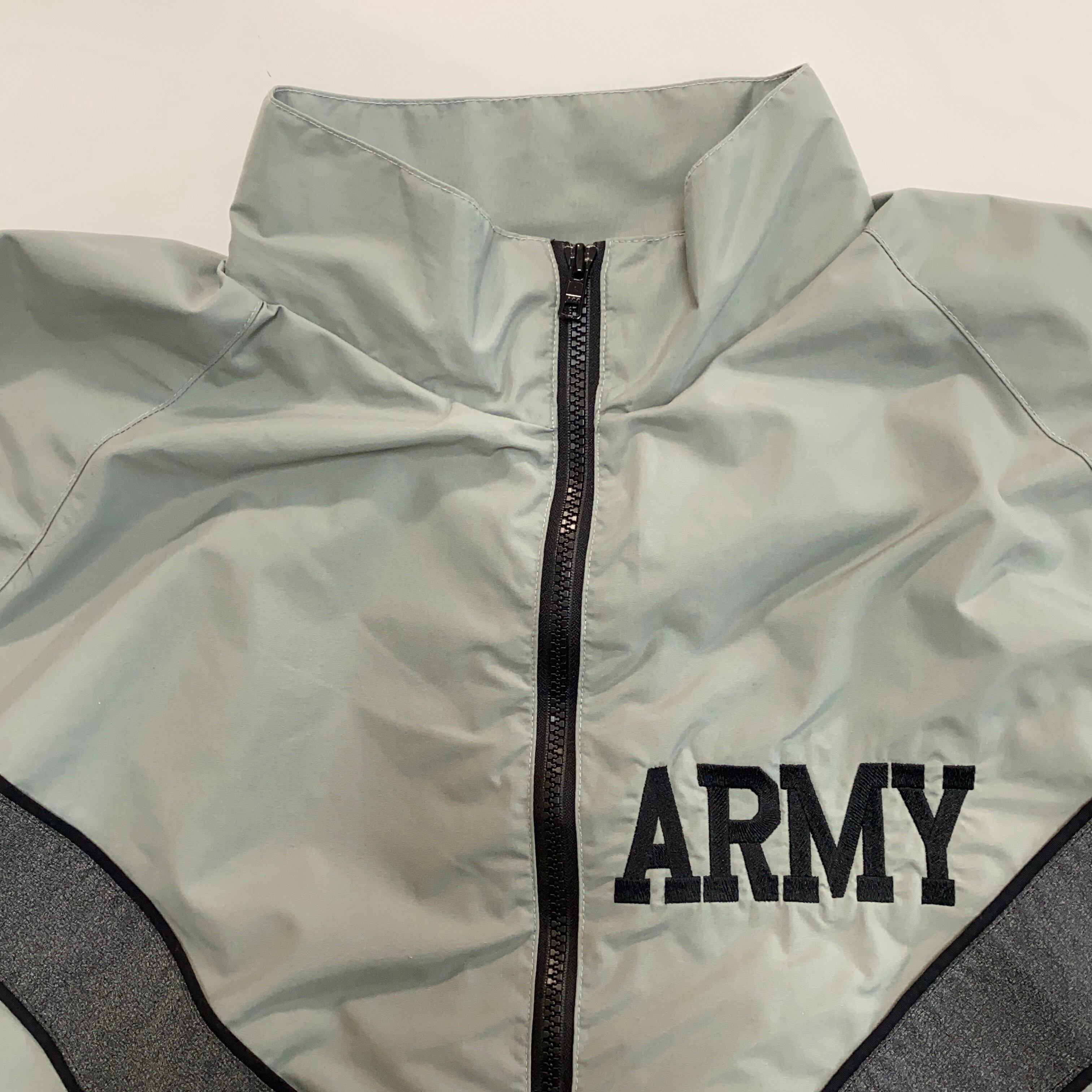 USED】米軍実物 U.S. ARMY IPFU トレーニングジャケット #24001 USED】米軍実物 U.S. ARMY IPFU トレーニングジャケット #24001