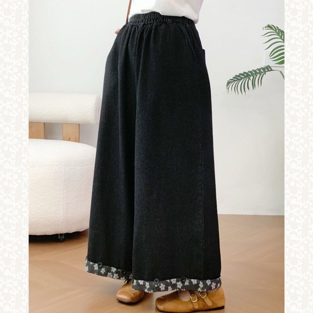 裾小花柄切替ボタン付きデニムワイドパンツ W2016