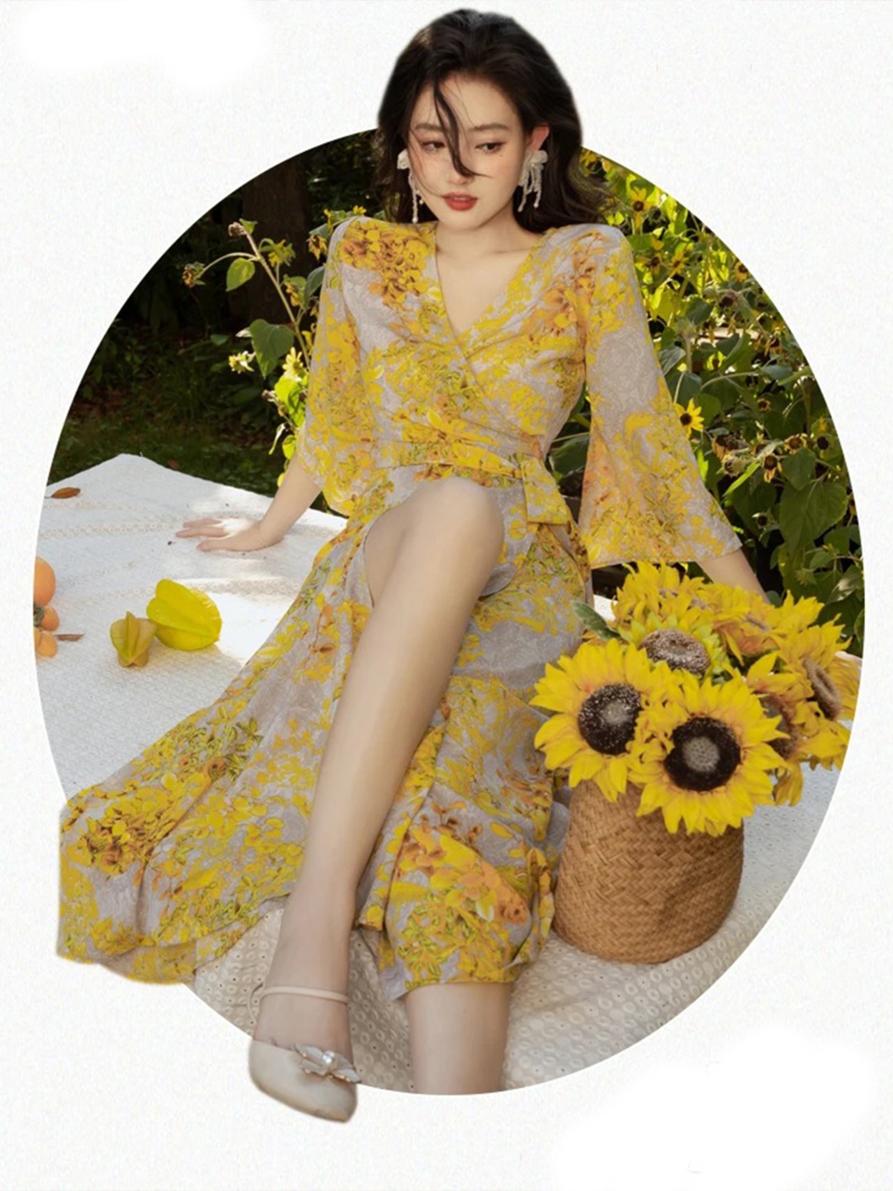 【0002】Cachecoeur Yellow Flower Short Sleeve Dress