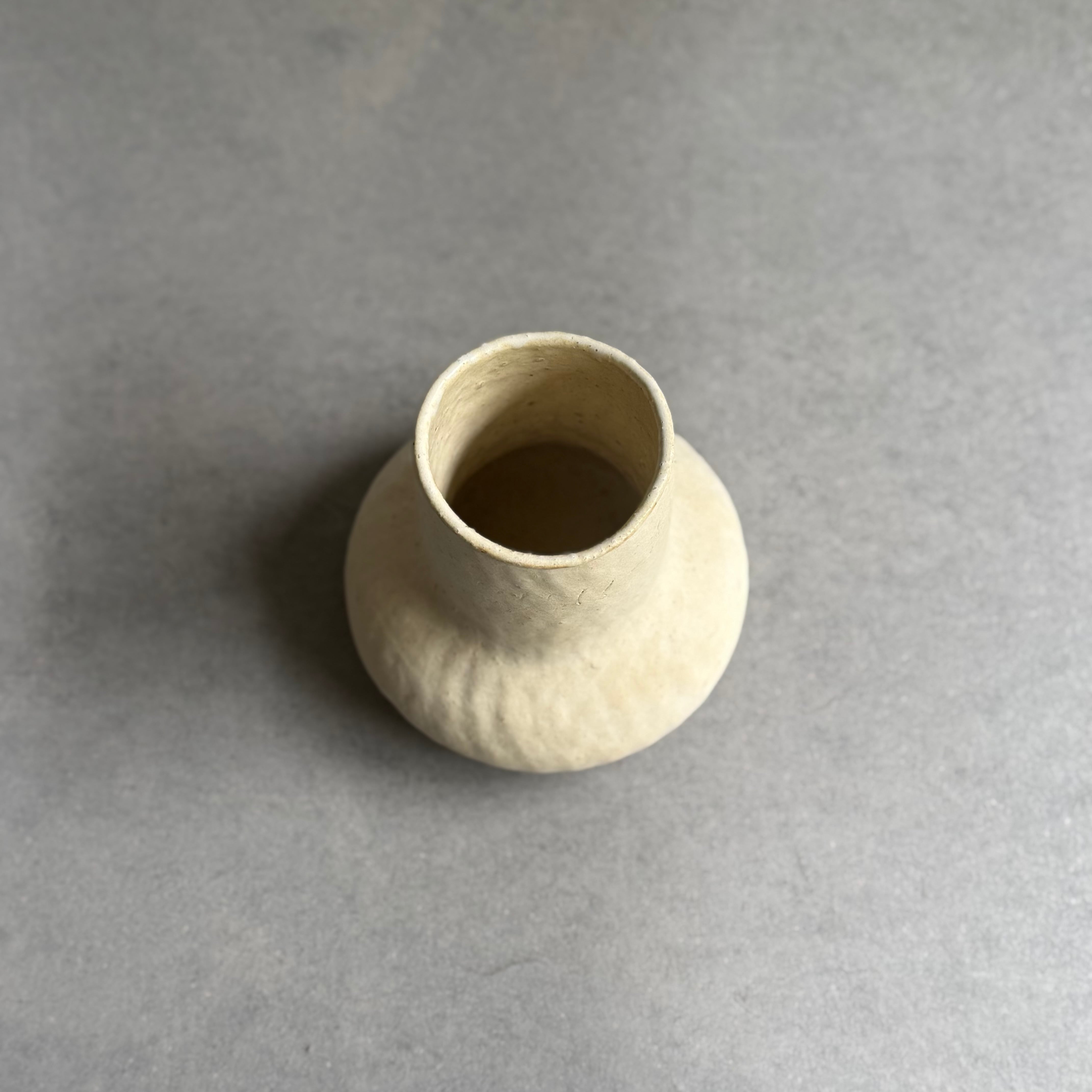 高田かえ 白土花器 大 | gallery 一白