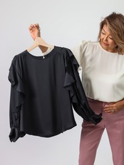 BEATRICE(袖フリルサテンブラウス）