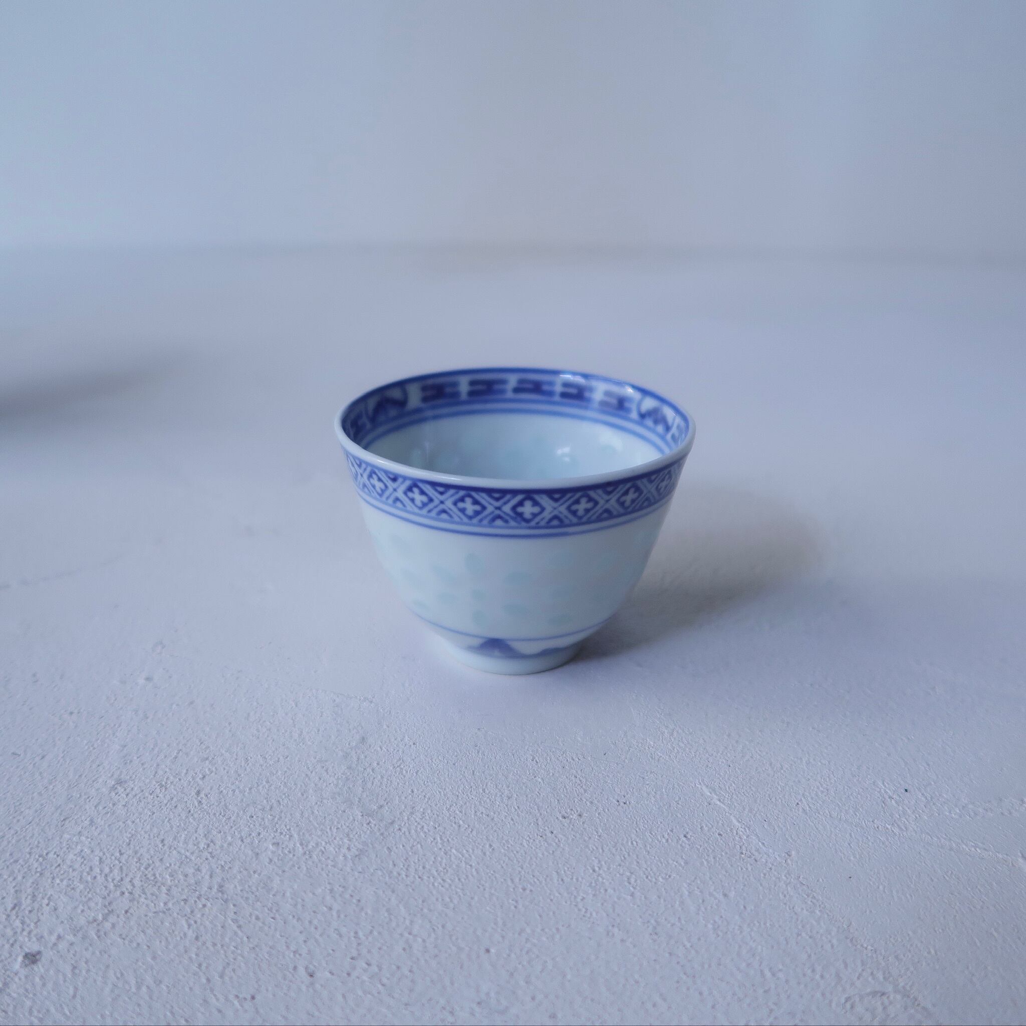 蛍手の湯呑 | SUISUI
