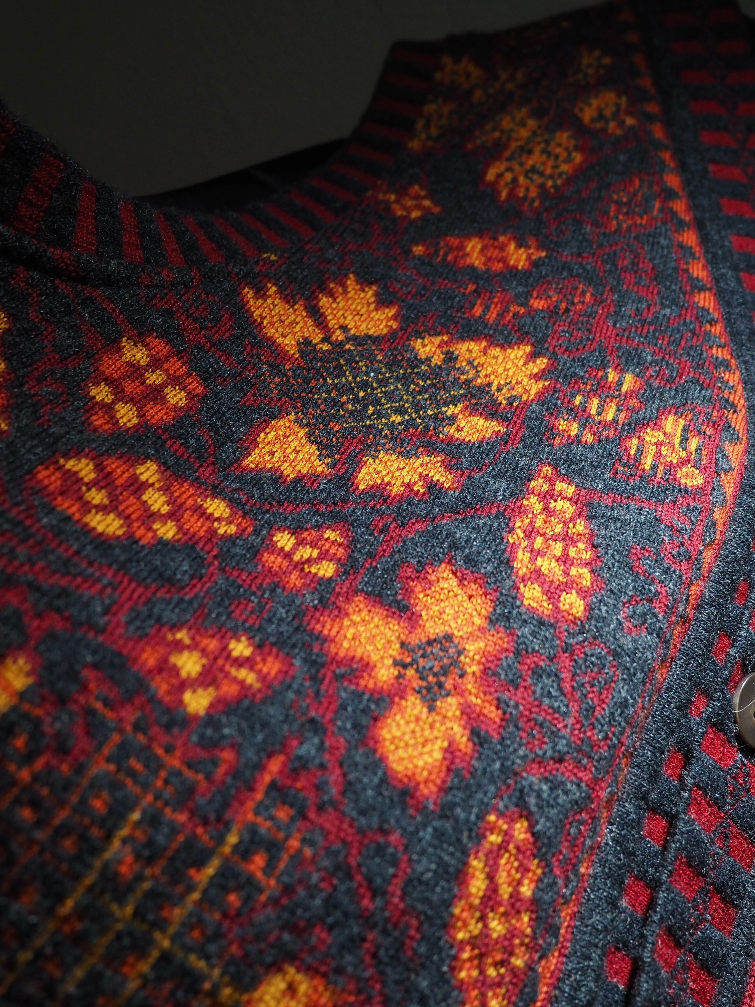 " OLD KENZO " Beautiful Flower Embbossed vintage knit vest