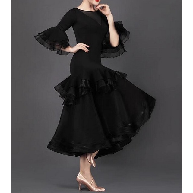 エレガントなスイングスカート　デザインドレス　　　ds0333