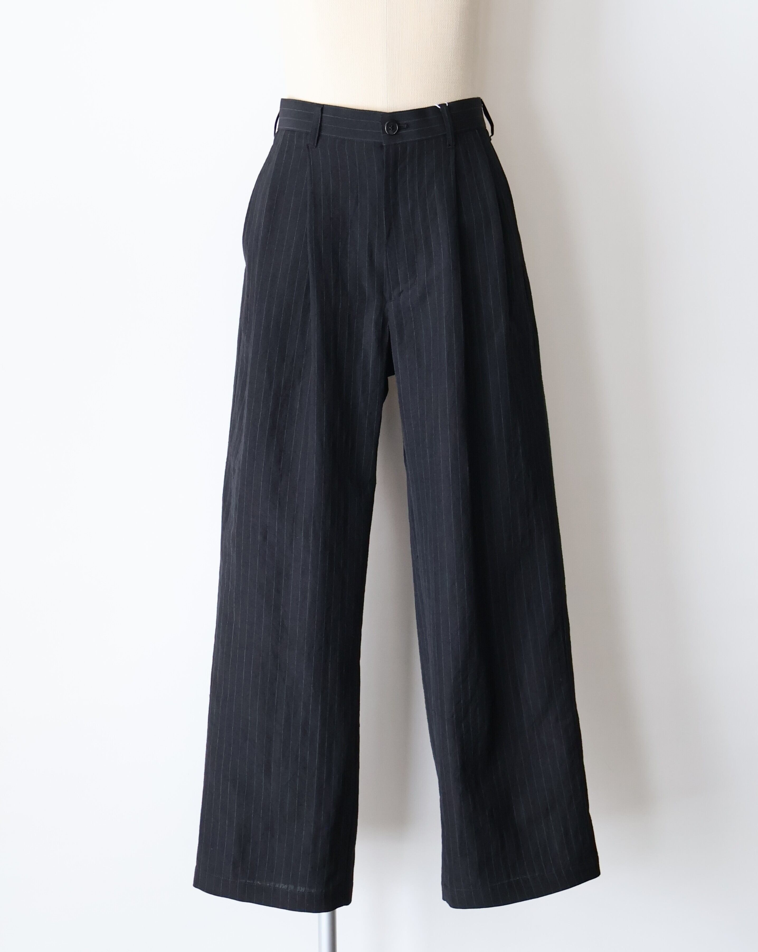 universal products. “ WOOL LINEN 2 TUCK TROUSERS ( Stripe )” | H.inch