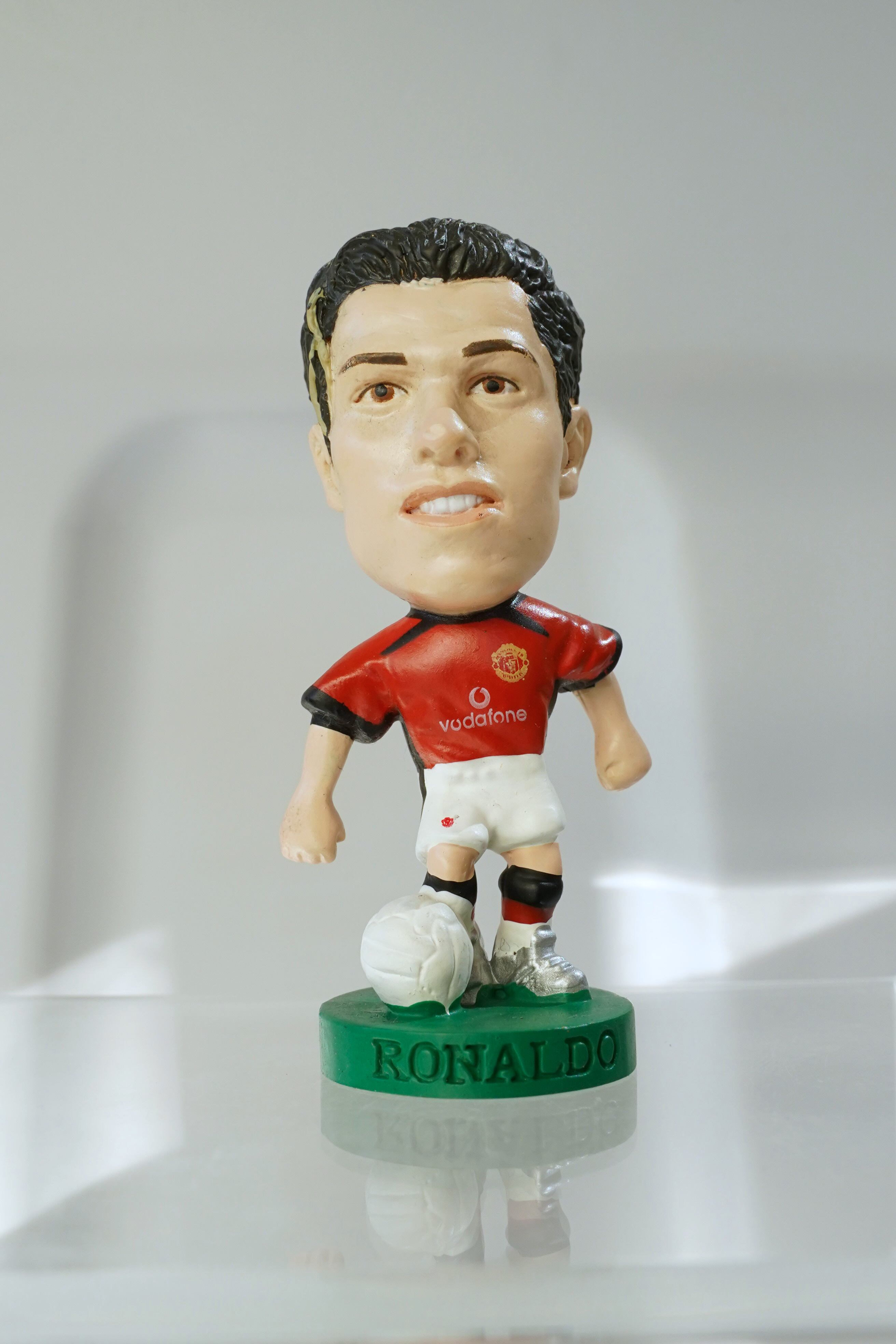 クリスティアーノ・ロナウド (Cristiano Ronaldo) ⭐️⭐️⭐️⭐️⭐️ Corinthian ProStars “Manchester United” (コリンシアン プロスターズ マンチェスター・ユナイテッド) グリーン台座 サッカーフィギュア No.7 Green Base (2004年刻印/Collector No. PRO912) Limited Edition Soccer Figure 約7〜8cm