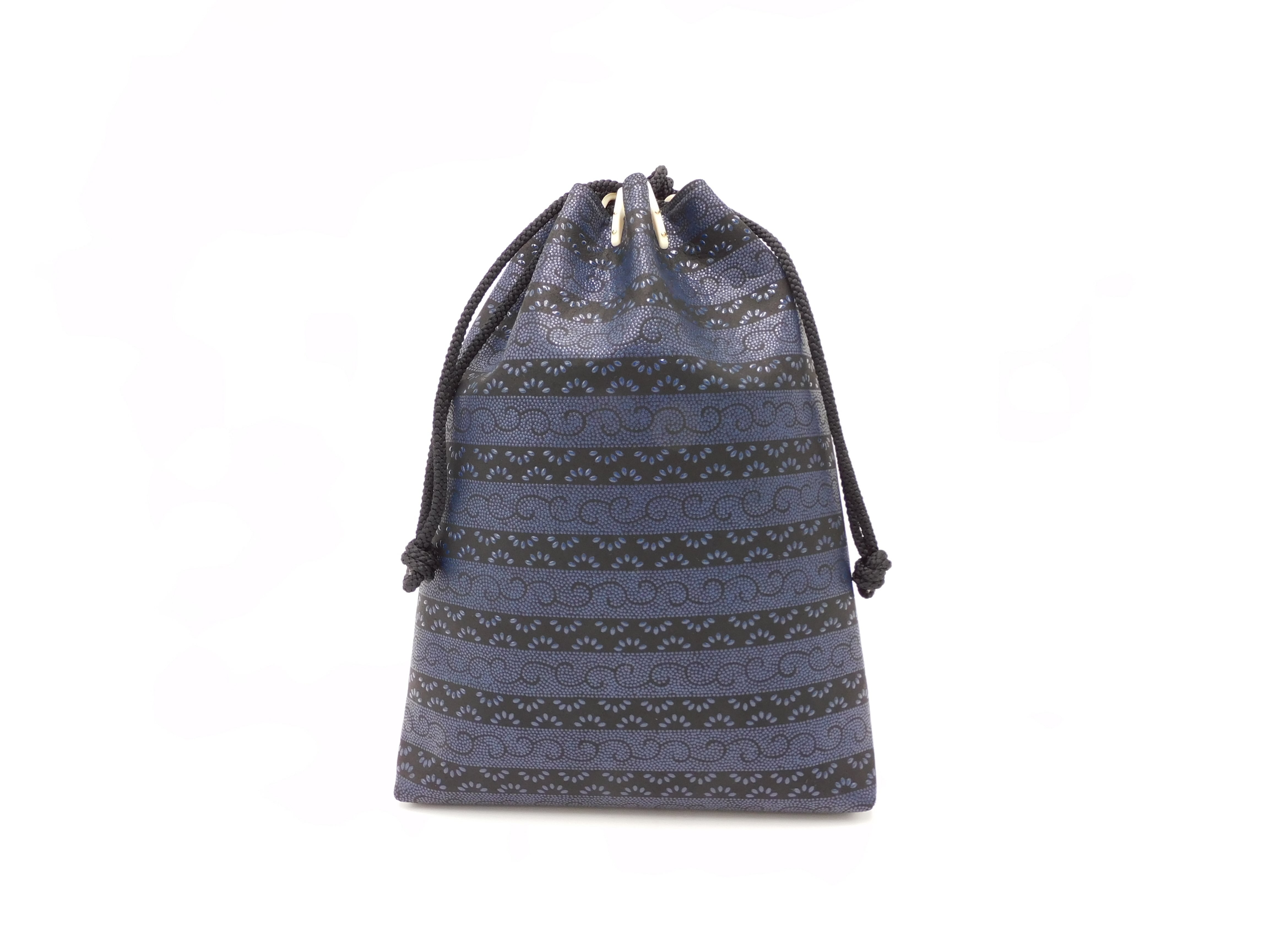 合切袋(中)黒/紺 段菖蒲柄