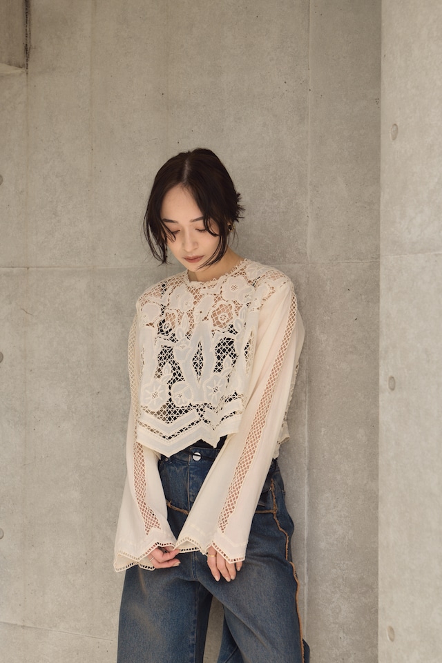 Hella EMBROIDERY LACE BLOUSE　Beige