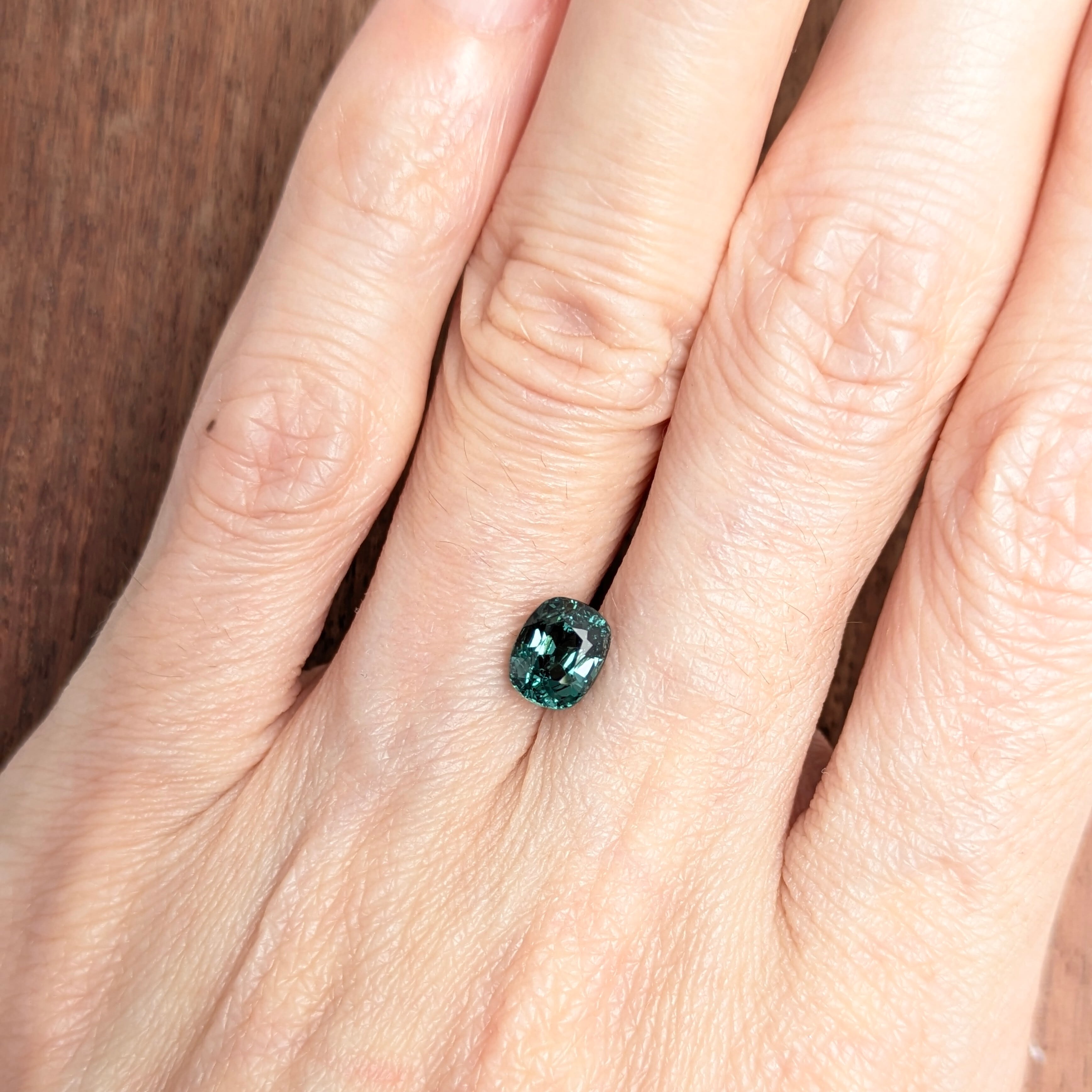 グリーンスピネル ルース ミャンマー・モゴック産 【1.208ct