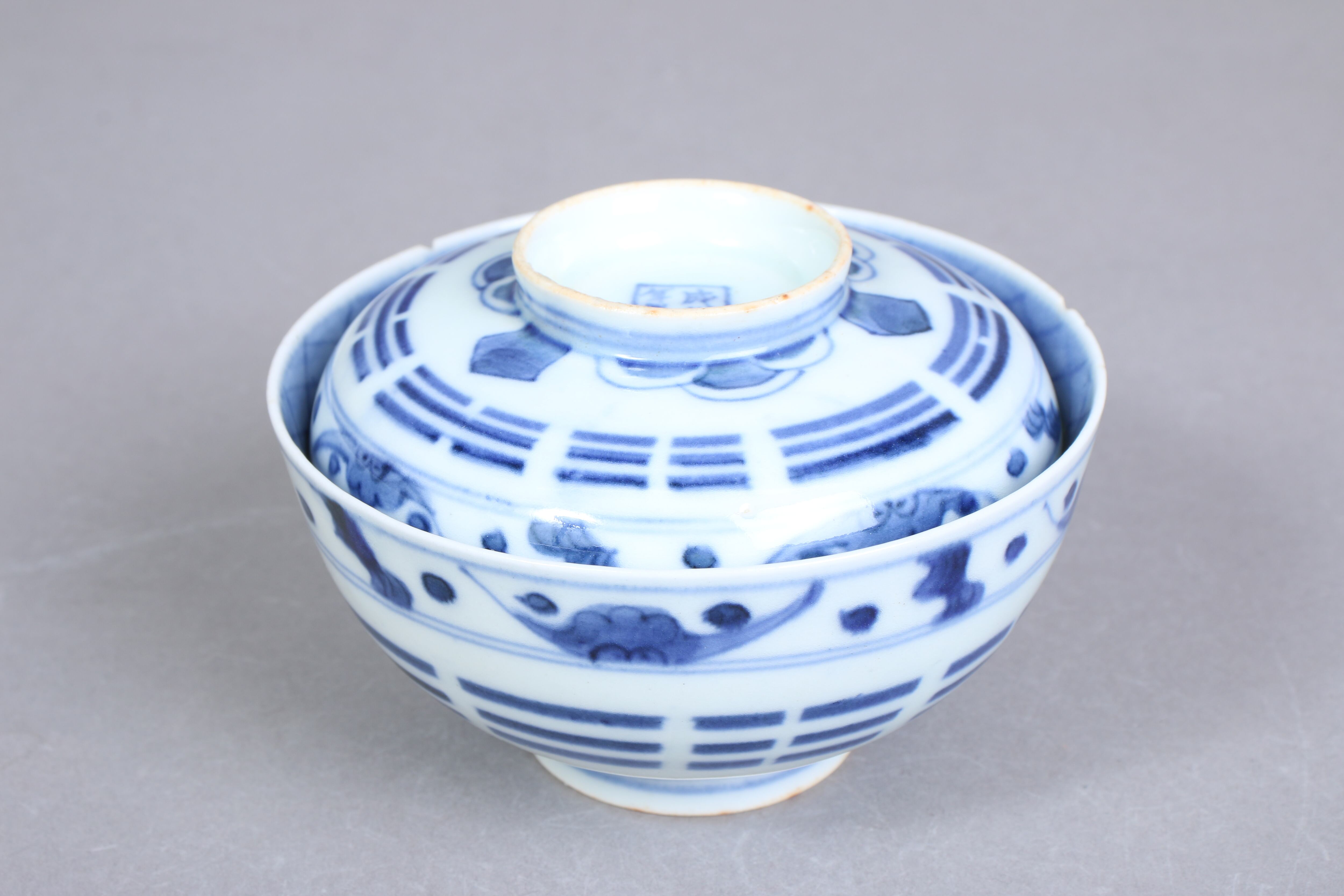 カケ ニュウ 伊万里焼 染付 算木南蛮船文 蓋茶碗 B アウトレット | (有