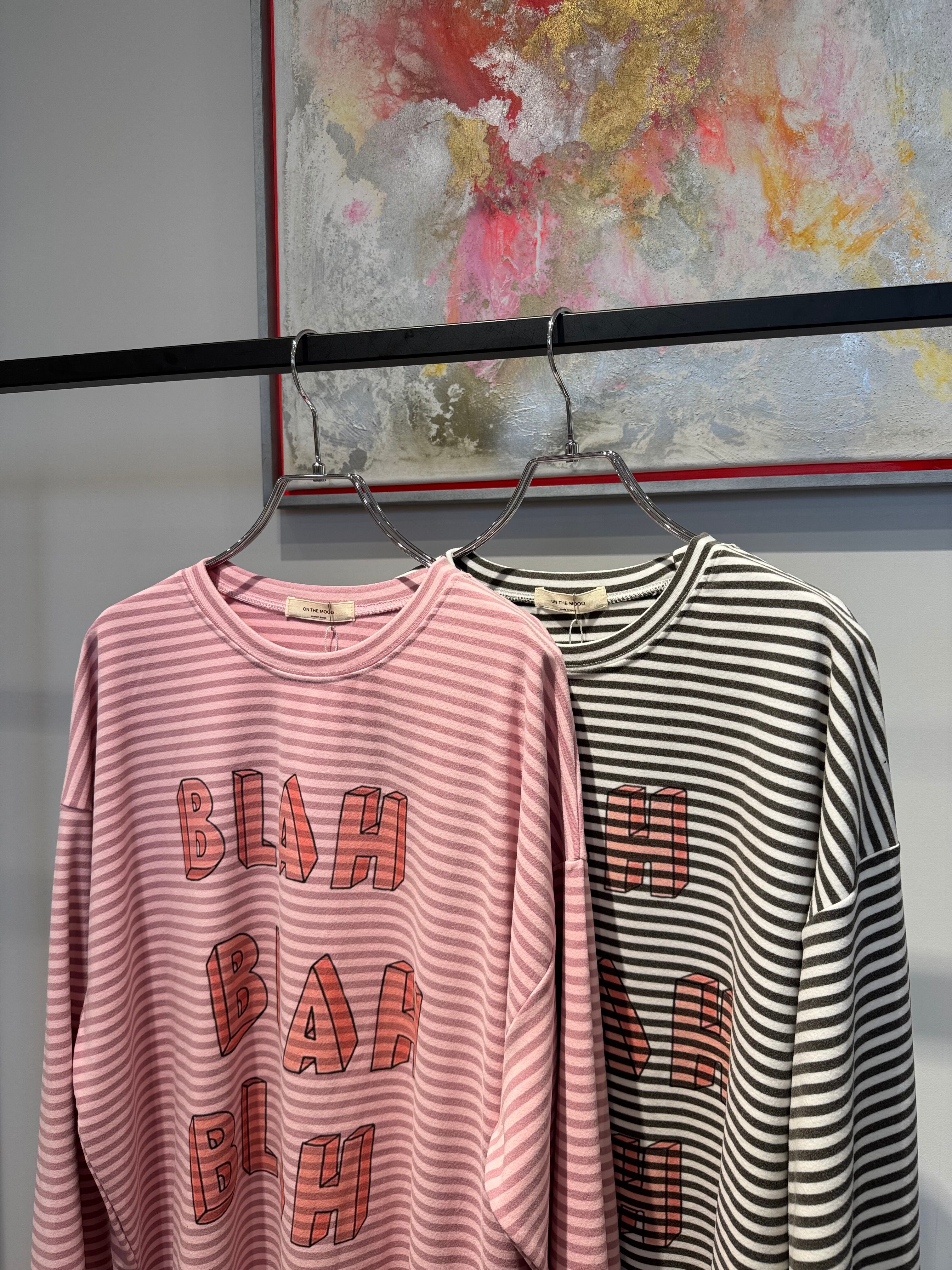 micro fleece border logo side slit long T-shirt