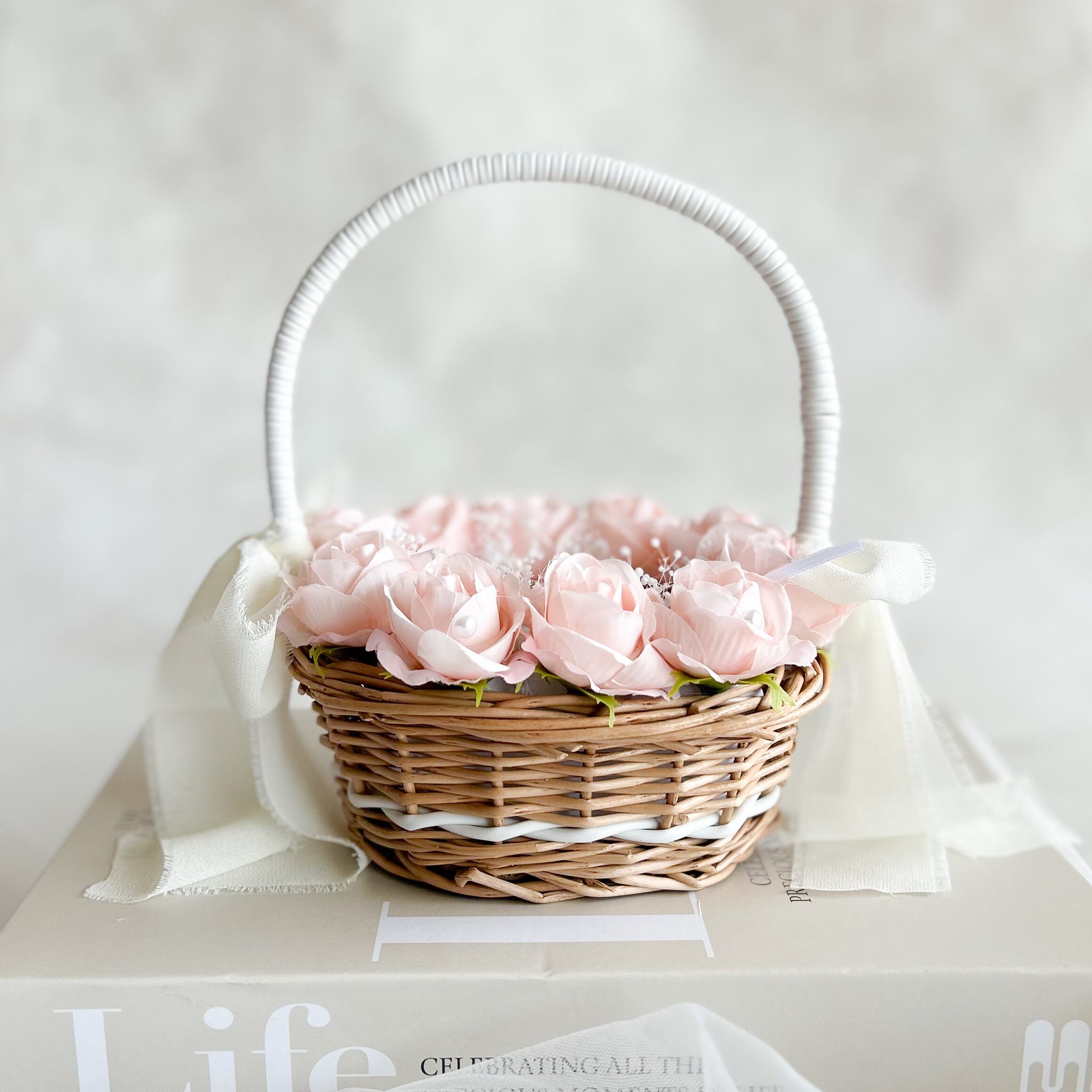 Oval pink rose ringpillow(造花)