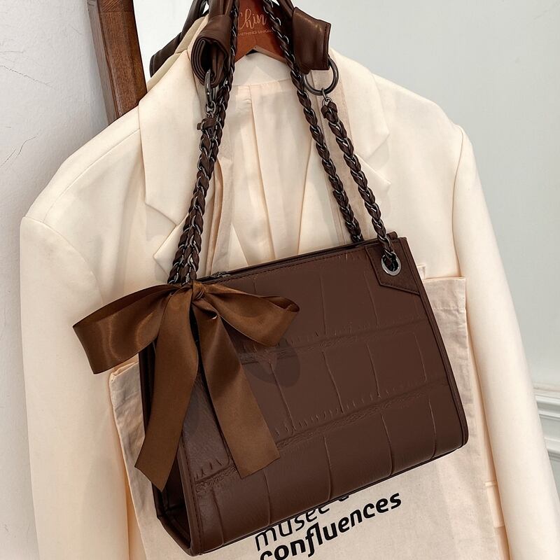 パターンレッドオータムウィンター 秋物 冬物 トートバッグ Tiancai_Wing_Bag47501094085