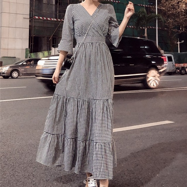 ワンピース ティアードワンピース ポリエステル 綿 ロング丈 マキシ丈 Vネック 五分袖 七分袖 袖フレア ギンガムチェック チェック Aライン 体型カバー フレア 大人可愛い カジュアル キレカジ ガーリー 春夏 お出かけ デート 女子会 モノトーン Prism One プリズム ワン