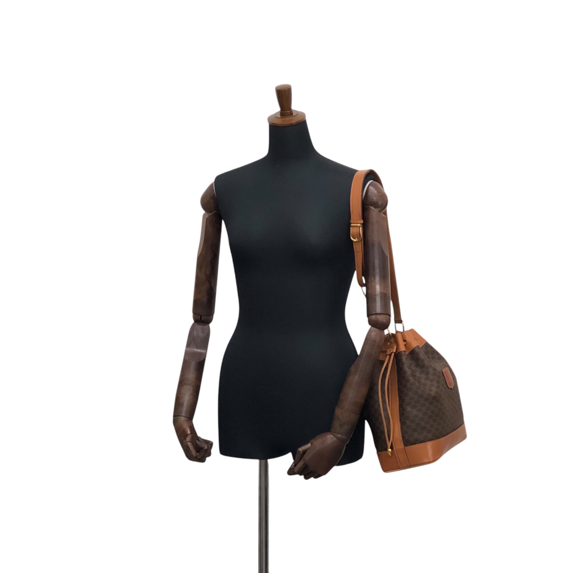CELINE セリーヌ マカダム ショルダーバッグ ブラウン ブラゾン型押し CELINE セリーヌ マカダム ショルダーバッグ ブラウン ブラゾン型押し