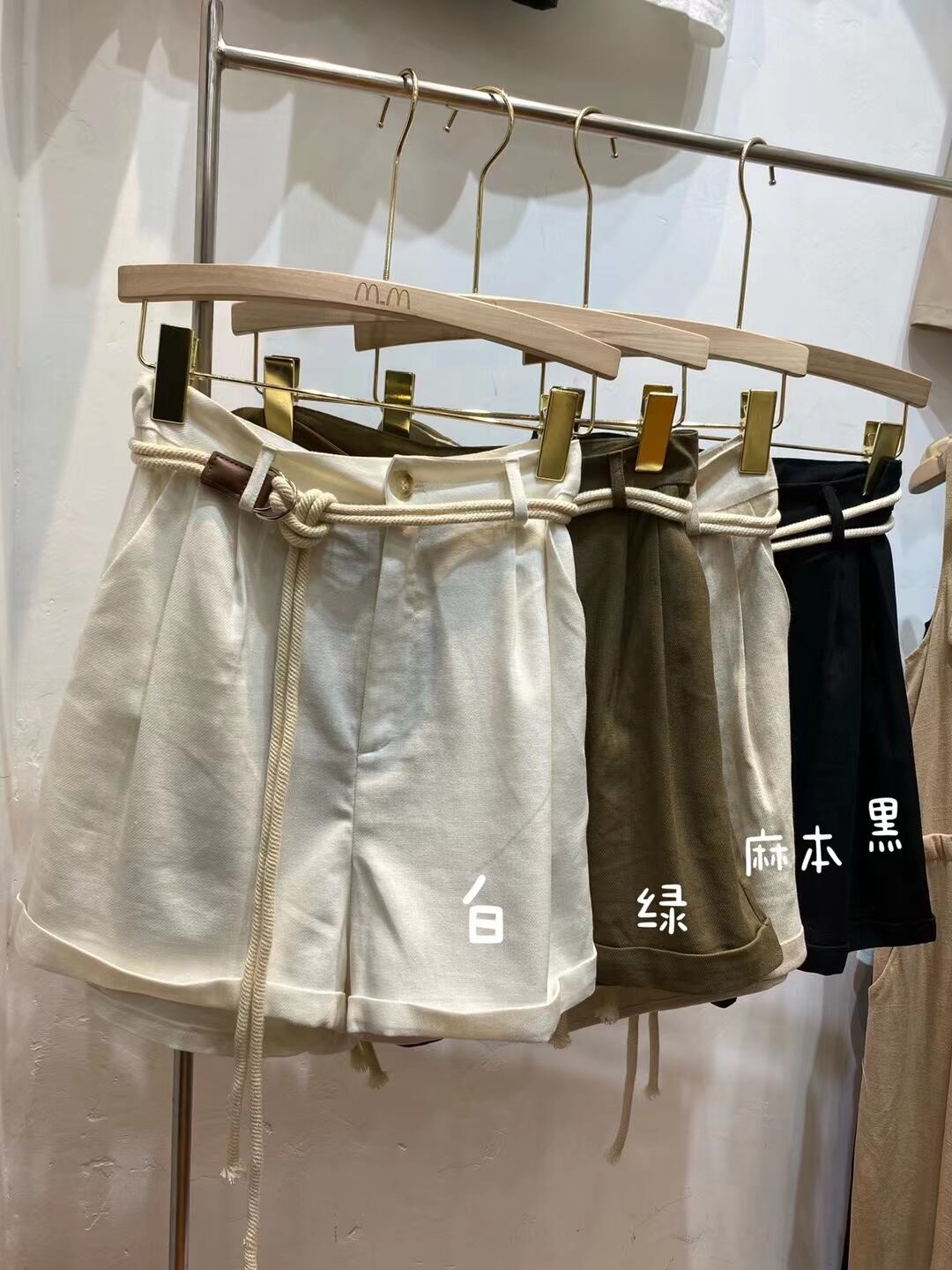 リネンブレンドベルト付きショートパンツ　AJ33167-6113