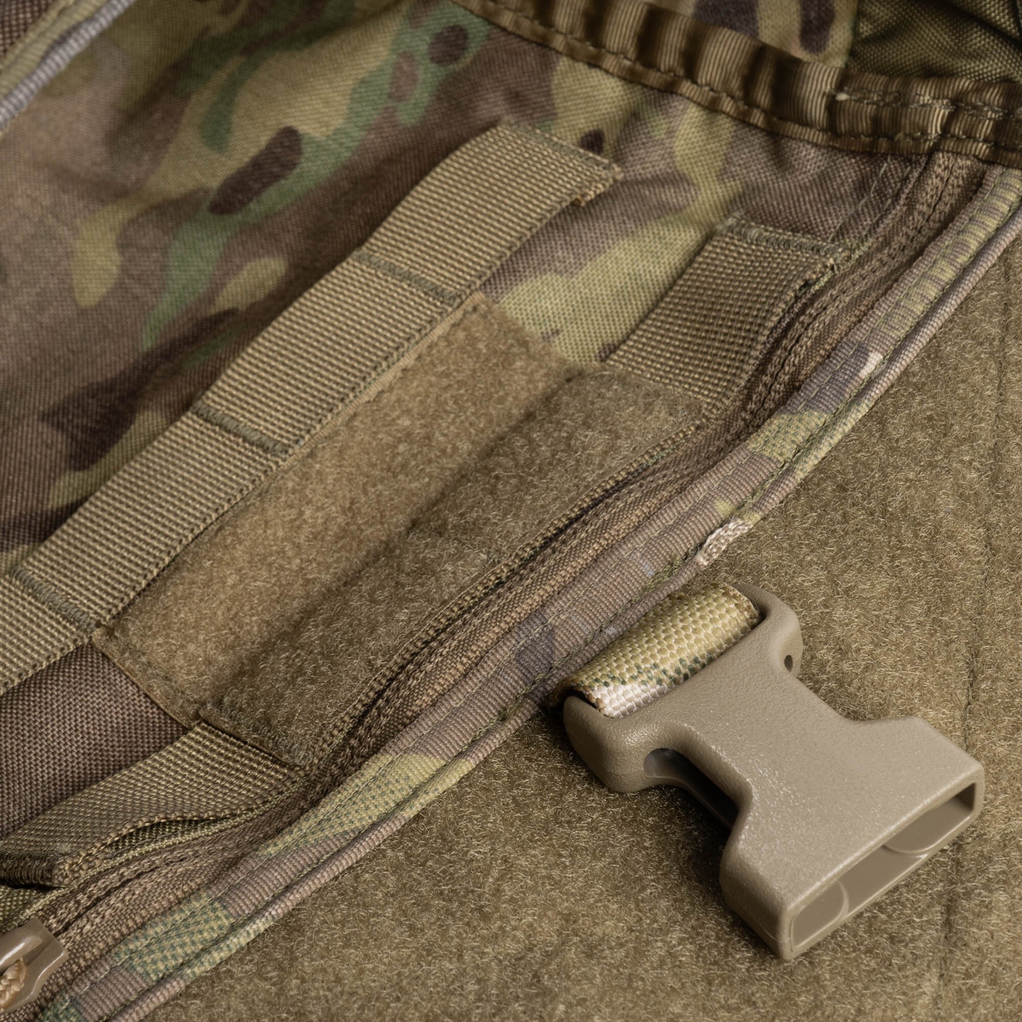 Platatac ASAD クリップアップ ダンプポーチ マルチカムトロピック 71f2ab592454c80e276a36a0b79e08