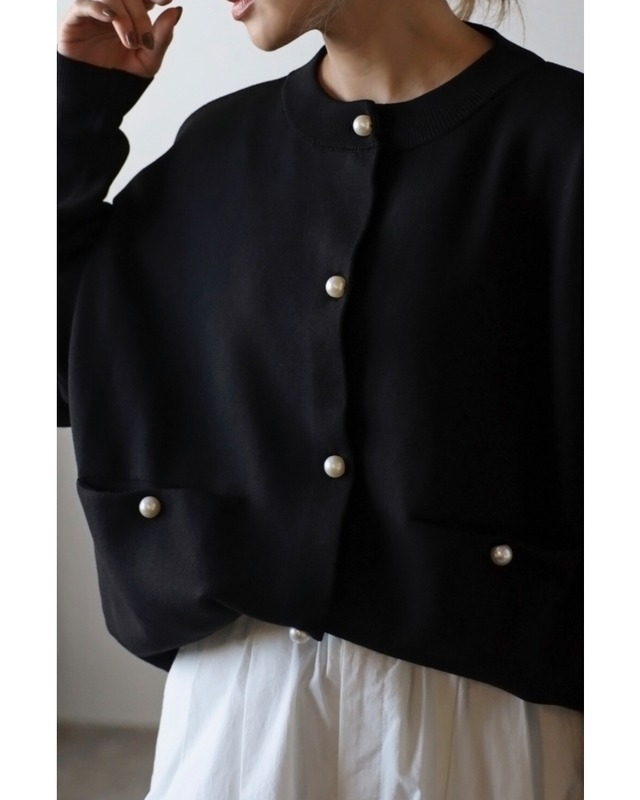パールボタンカーディガン