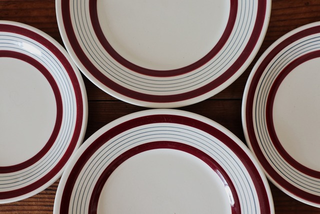 France  La faïence de Salins “BASQUAIS” pour le dessert