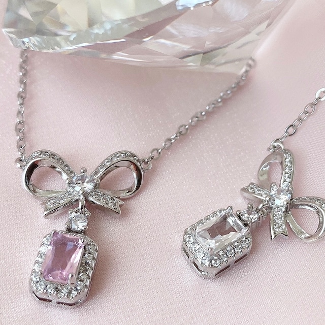 diamond ribbon necklace