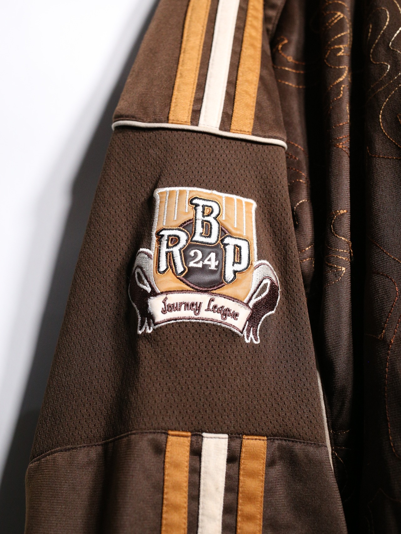 "Rawblue" 刺繍 wappen switching design special track jacket - 11