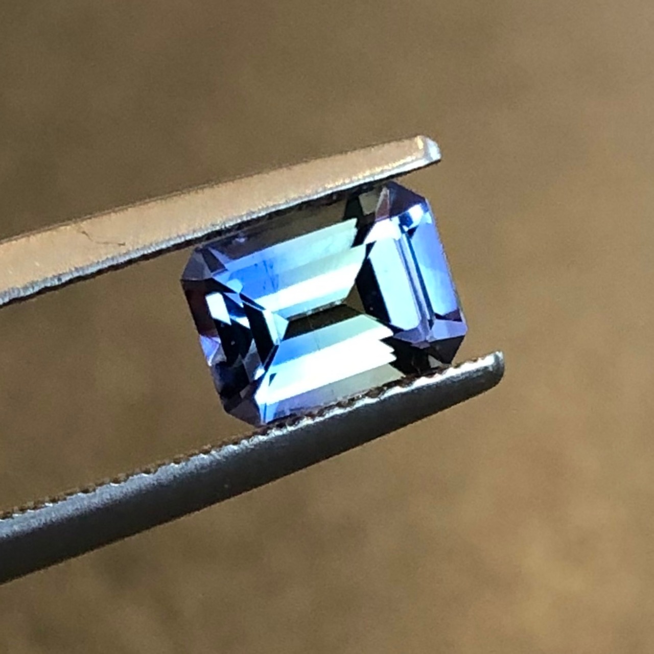 マルチカラーゾイサイト 1.0ct